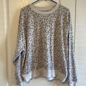 VS crew neck sweatshirt. Super soft. Snow leopard print. GUC.